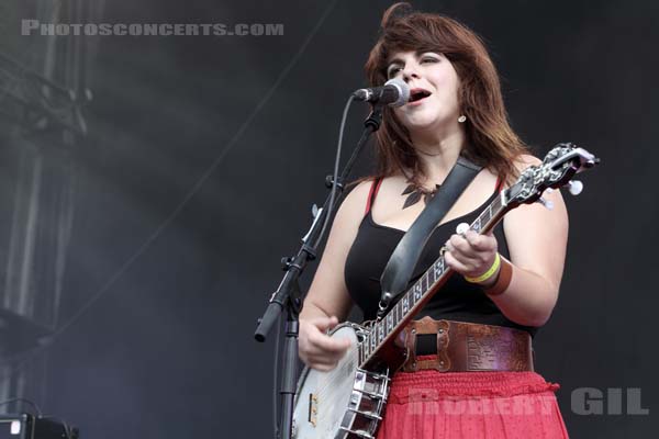 LISA LEBLANC - 2013-07-19 - PARIS - Parvis de l'Hotel de Ville - 